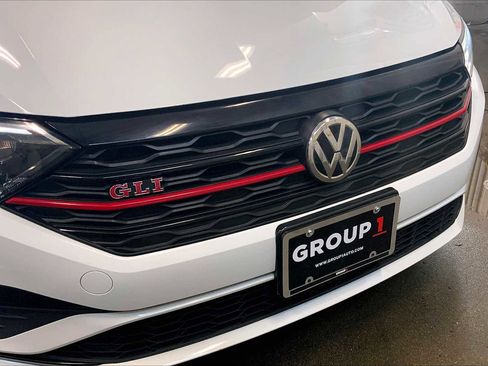 Used 2019 Volkswagen Jetta GLI image 30