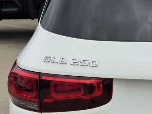 Used 2023 Mercedes-Benz GLB 250 image 6