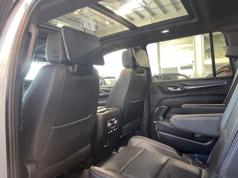 Used 2023 GMC Yukon XL Denali w/ Denali Reserve Package image 6
