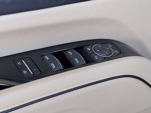 Certified 2023 Cadillac Escalade Premium Luxury w/ Performance Package AWD/4WD image 17