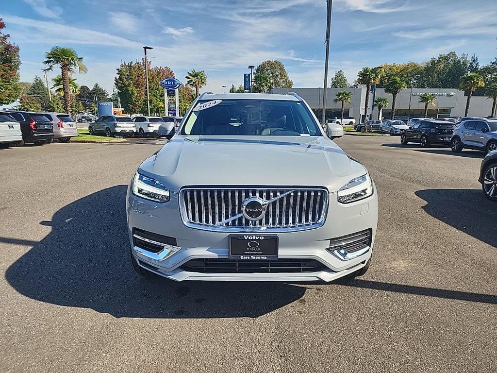 Used 2024 Volvo XC90 T8 Plus w/ Protection Package Premier AWD/4WD image 7