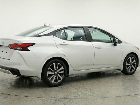 Used 2025 Nissan Versa SV image 9