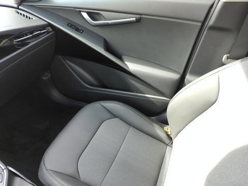 New 2026 Kia Niro EX w/ EX Premium Package image 18