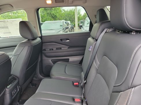 New 2026 Nissan Pathfinder SL FWD image 14