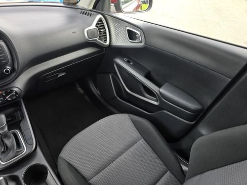 Certified 2023 Kia Soul LX w/ LX Technology Package FWD image 18