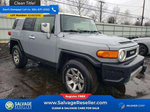 Used 2014 Toyota FJ Cruiser 4WD w/ Upgrade Package image 5