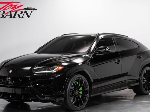 Used 2022 Lamborghini Urus AWD/4WD image 1