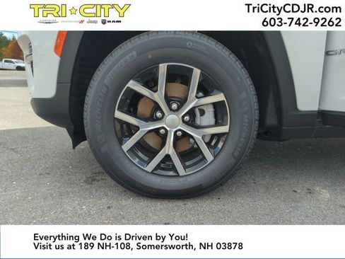 New 2025 Jeep Grand Cherokee Limited w/ Trailer Tow Package image 26