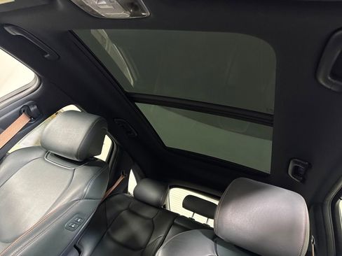 Used 2023 Genesis GV70 2.5T w/ Advanced Package image 19