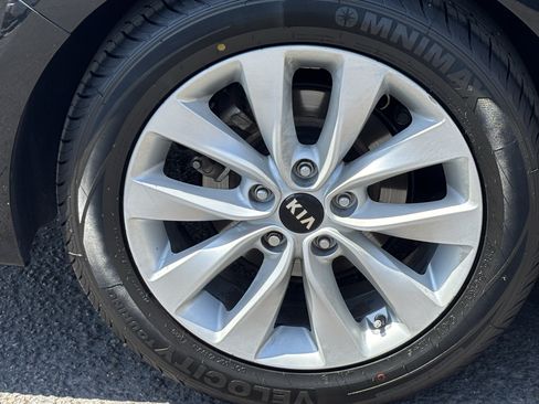 Used 2018 Kia Optima LX w/ 17" Alloy Wheels Package FWD image 7