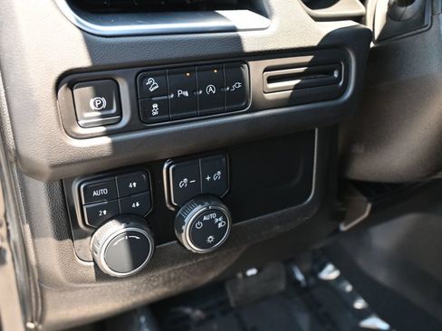 Used 2021 Chevrolet Tahoe Z71 AWD/4WD image 13