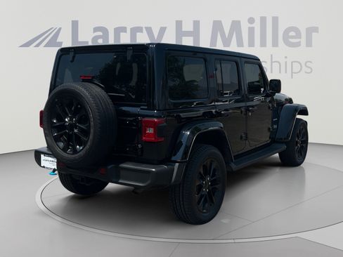 Used 2023 Jeep Wrangler Unlimited Sahara w/ Cold Weather Group AWD/4WD image 5