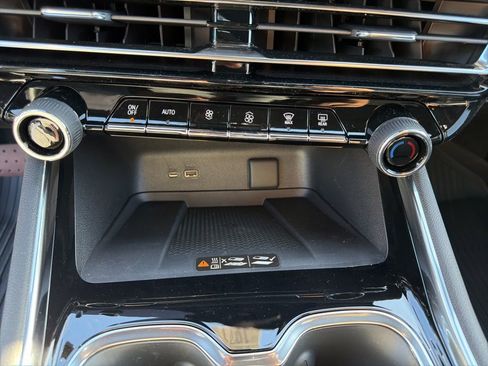 New 2026 Chevrolet Traverse LT w/ LPO, Floor Liner Package AWD/4WD image 30