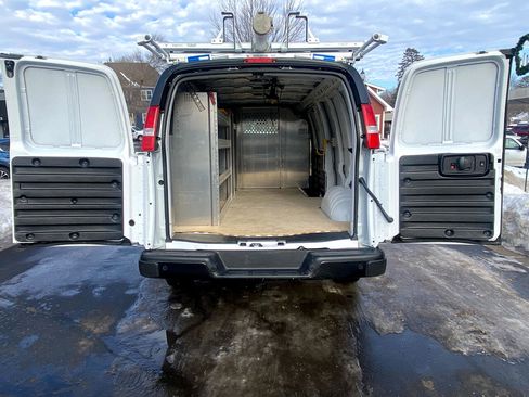 Used 2025 Chevrolet Express 2500 RWD 2500 155 w/ Communications Package image 11