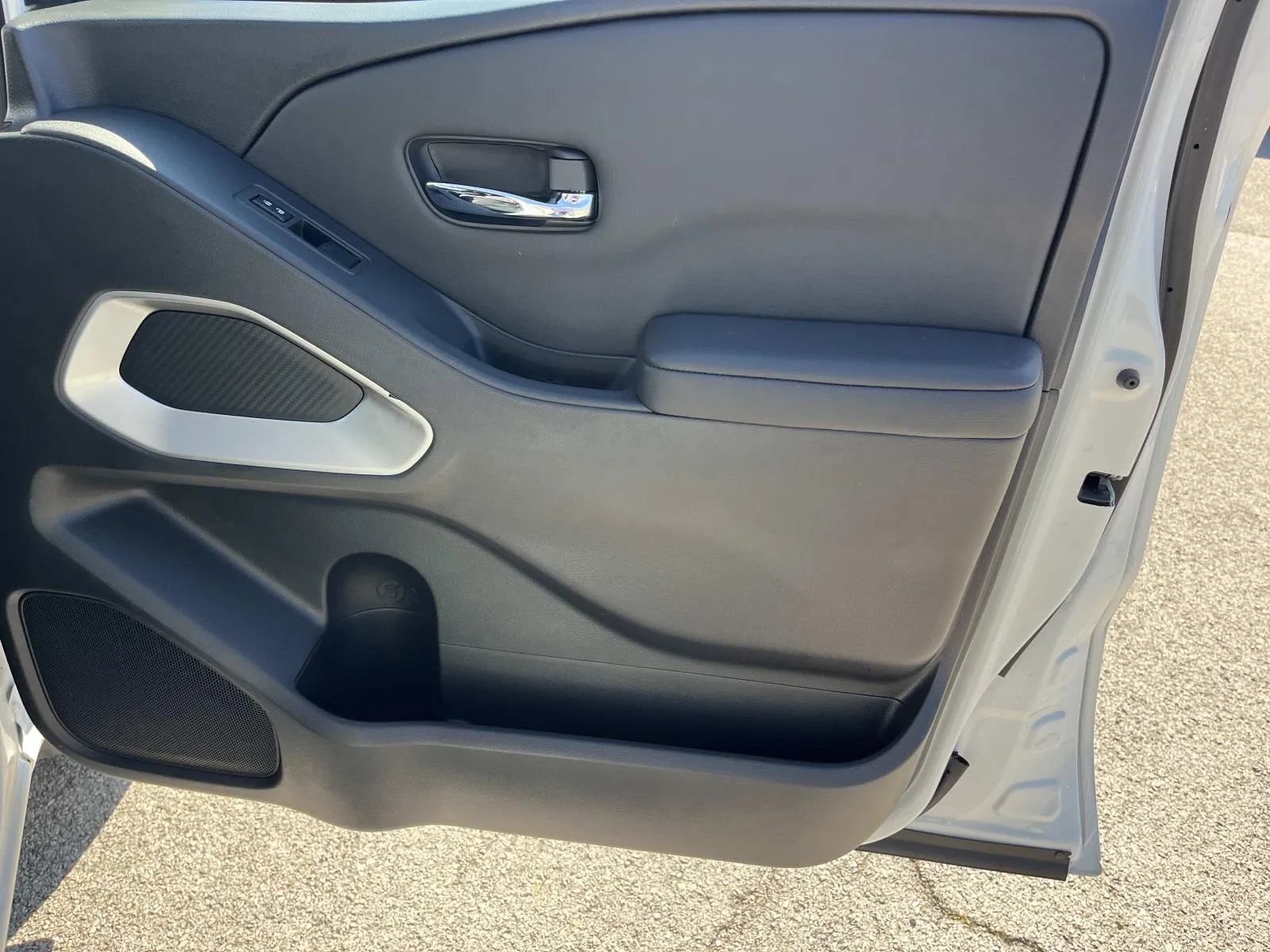 Used 2024 Nissan Frontier SV RWD image 23