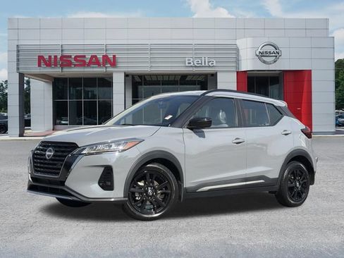 Used 2022 Nissan Kicks SR w/ Premium Package FWD image 1