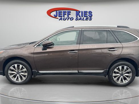 Used 2019 Subaru Outback 2.5i Touring AWD/4WD image 8