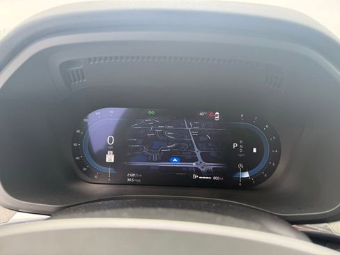 Used 2025 Volvo XC60 B5 Plus image 24