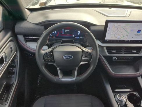 Used 2025 Ford Explorer ST-Line w/ ST-Line Street Pack AWD/4WD image 15