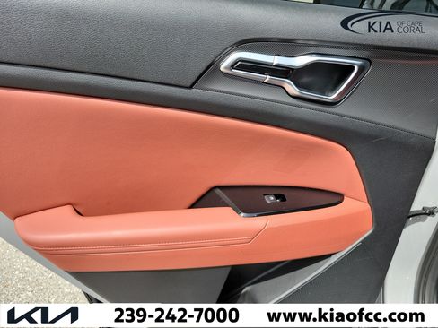 Certified 2025 Kia Sportage SX FWD image 13