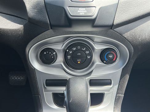 Used 2019 Ford Fiesta SE FWD image 20