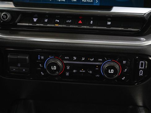 Used 2025 Chevrolet Silverado 2500 High Country w/ High Country Premium Package AWD/4WD image 19