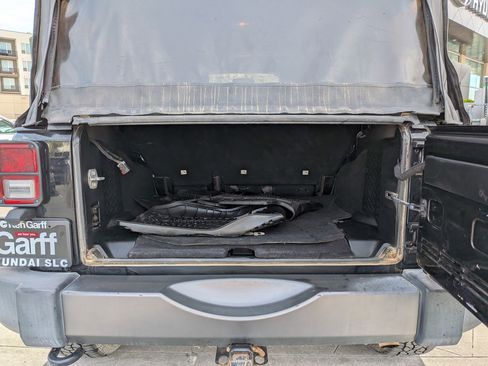 Used 2017 Jeep Wrangler Freedom Edition image 19