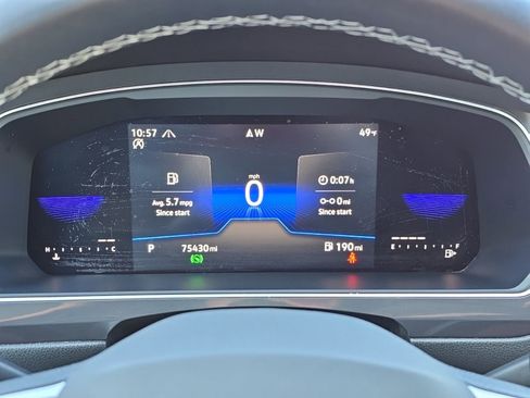 Used 2023 Volkswagen Tiguan SE w/ Panoramic Sunroof Package image 22