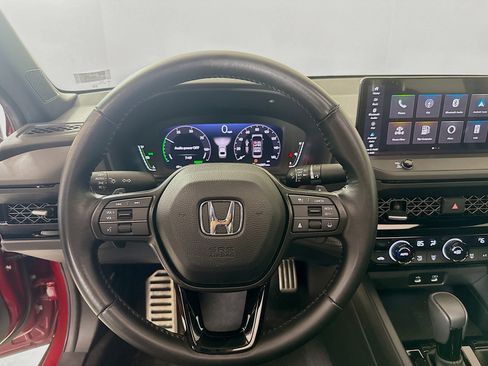 Used 2024 Honda Accord Sport image 11