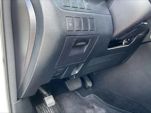 Used 2015 Toyota Highlander Plus FWD image 35