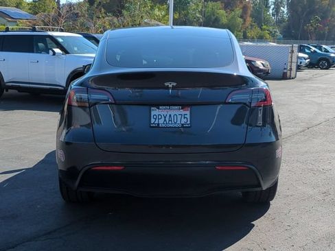 Used 2025 Tesla Model Y Long Range RWD image 4