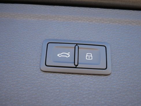 Certified 2025 Audi Q5 2.0T Premium Plus w/ Premium Plus Package image 6