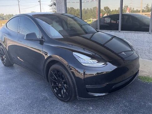 Used 2020 Tesla Model Y Long Range AWD/4WD image 1