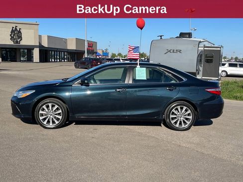 Used 2016 Toyota Camry XLE w/ Moonroof Package FWD image 2