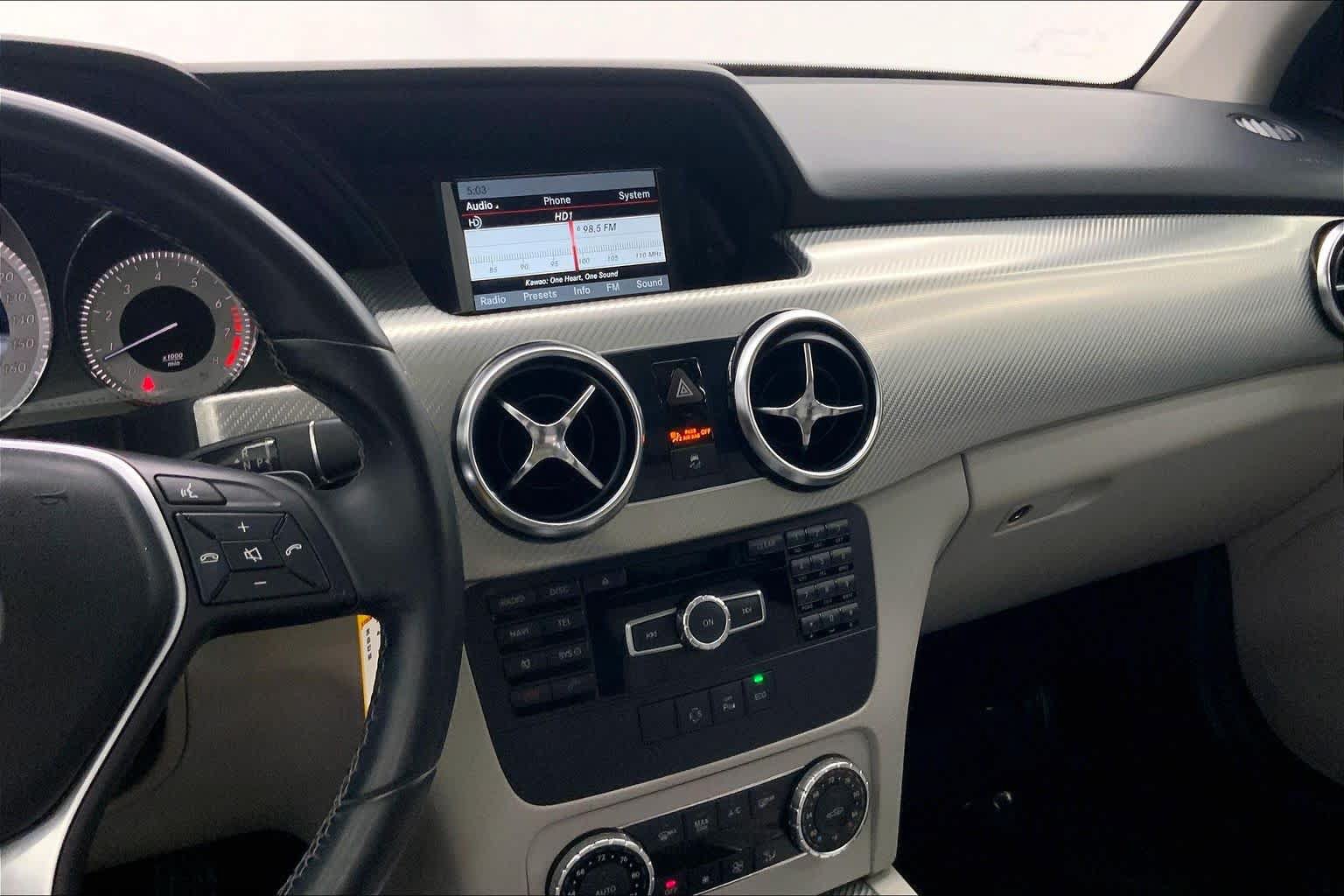 Used 2014 Mercedes-Benz GLK 350 2WD image 24