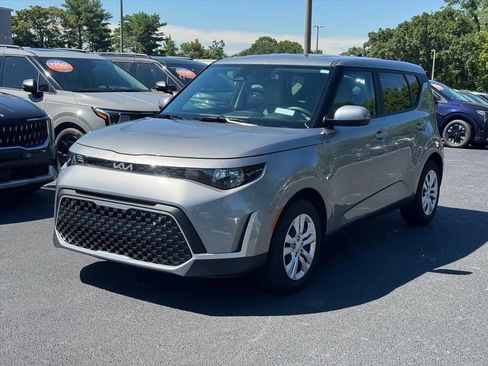 Certified 2025 Kia Soul LX FWD image 7