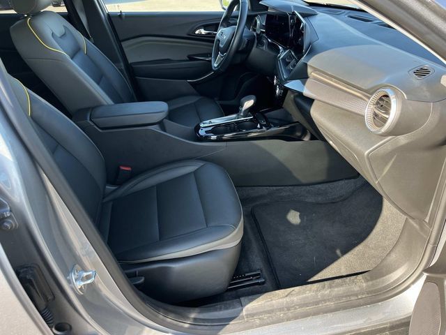 Certified 2024 Chevrolet Trax ACTIV w/ Sunroof Package FWD image 25