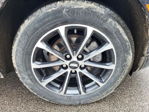 Used 2024 Cadillac XT4 Sport image 14