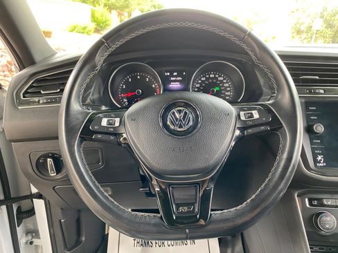 Used 2018 Volkswagen Tiguan SEL w/ R-Line Package image 67