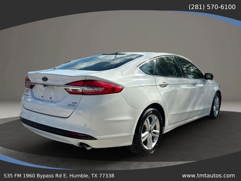 Used 2018 Ford Fusion SE w/ Fusion SE Technology Package FWD image 7