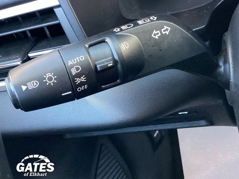 Used 2025 Mitsubishi Outlander SE AWD/4WD image 24