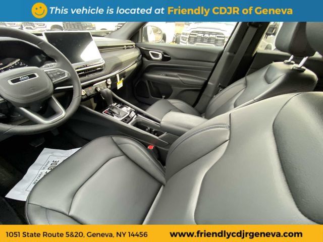 Used 2026 Jeep Compass Limited AWD/4WD image 13