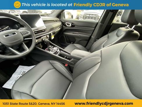 Used 2026 Jeep Compass Limited AWD/4WD image 13