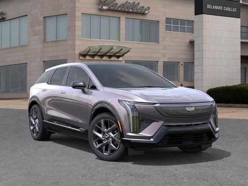 New 2026 Cadillac Optiq Luxury 2 image 7