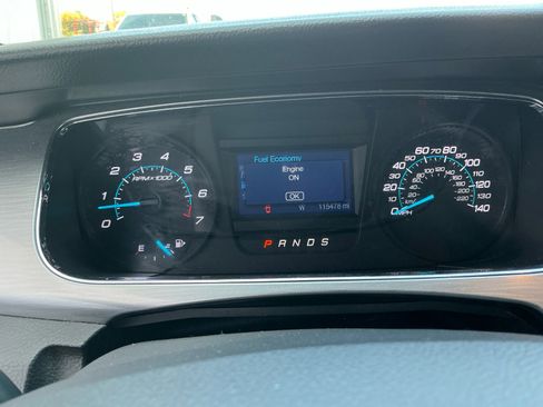 Used 2016 Ford Taurus SEL image 10