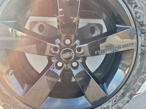 Used 2020 Land Rover Defender 110 HSE image 12