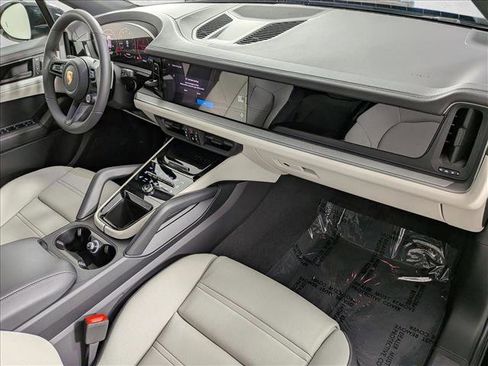 New 2026 Porsche Cayenne image 25