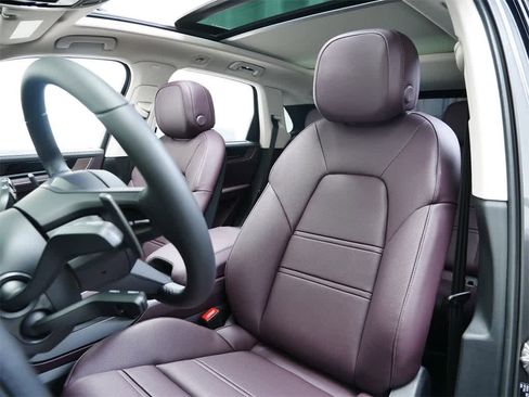 New 2026 Porsche Cayenne S image 5