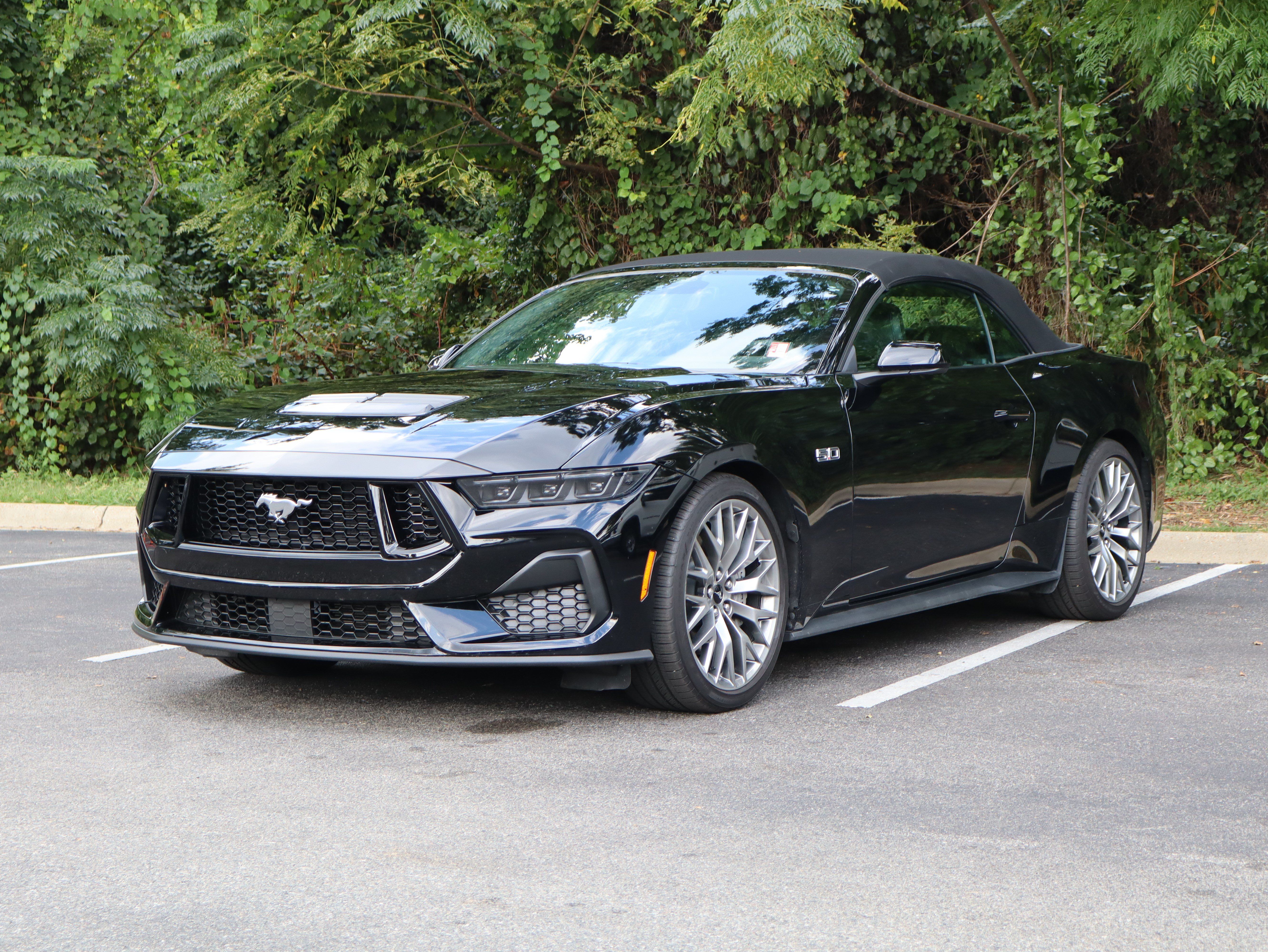 Used 2025 Ford Mustang GT Premium RWD image 5