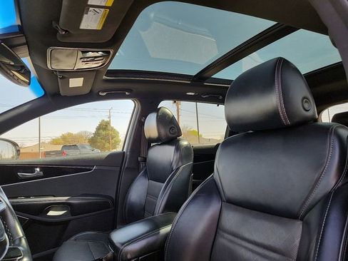 Used 2019 Kia Sorento SX image 14